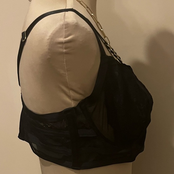 Torrid Elegant Black Lace Bralette, size 2X - Picture 2 of 7